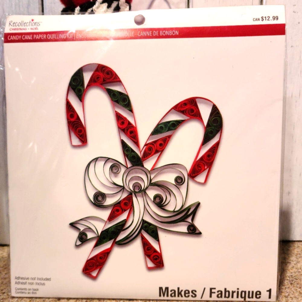 DIY Quilling Craft kit NWT Christmas Candy Cane